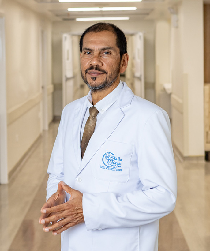 Dr. Federico Efrain Elguera Falcon – Clínica Stella Maris
